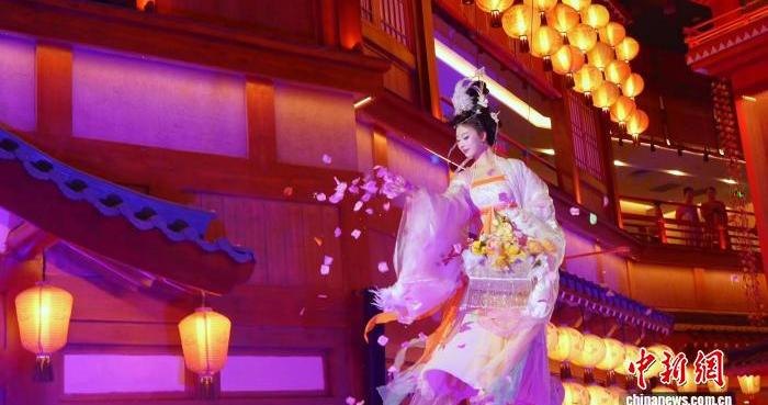 陕西西安：月满长安 沉浸式唐风中秋月宴吸引游人